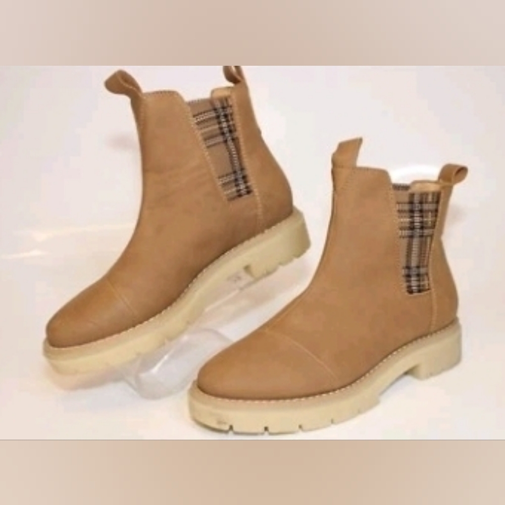 NEW TOMS PLAID Skylar Toffee Tartan Ankle Boots 6